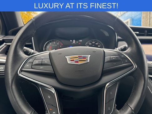 Used 2022 Cadillac XT5 Luxury image 16