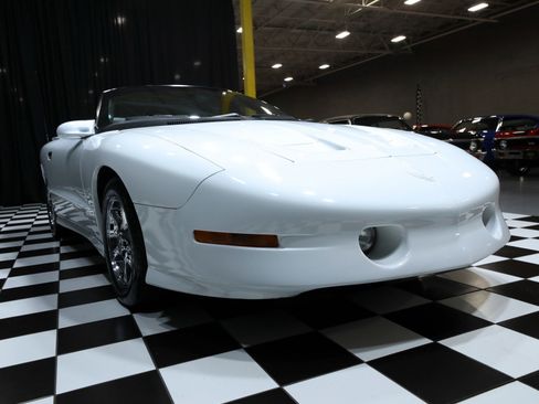 Used 1997 Pontiac Firebird Trans Am RWD image 22