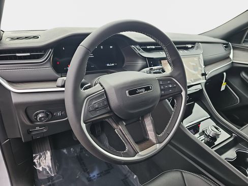 New 2026 Jeep Grand Cherokee L Limited image 17