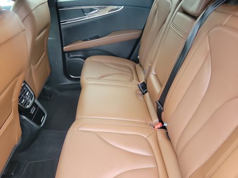 Certified 2023 Lincoln Nautilus Reserve AWD/4WD image 7
