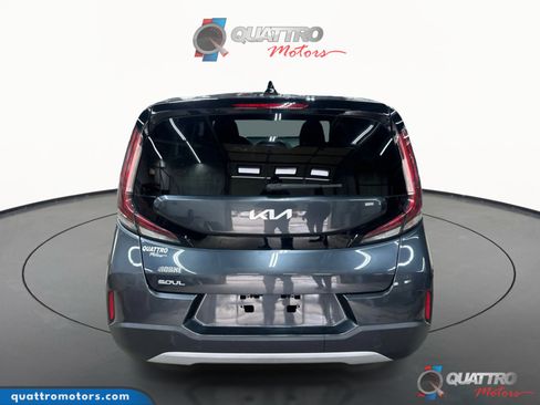 Used 2023 Kia Soul LX w/ LX Technology Package image 5