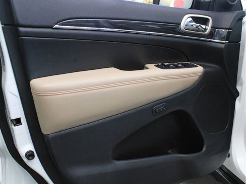 Used 2016 Jeep Grand Cherokee Limited 75th Anniversary AWD/4WD image 9