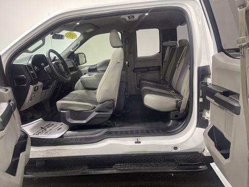 Used 2017 Ford F150 XL w/ Equipment Group 101A Mid image 13