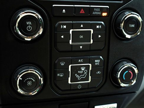 Used 2013 Ford F150 XLT w/ Luxury Equipment Group image 43