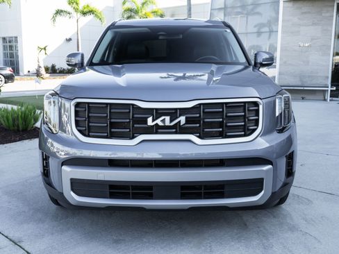 Used 2023 Kia Telluride S w/ S Sunroof Package FWD image 4