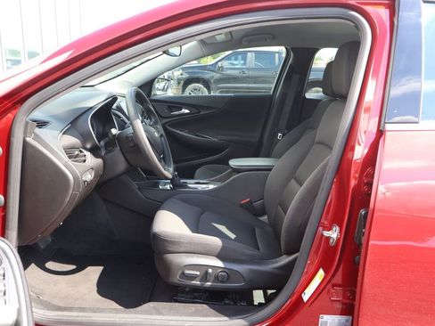 Used 2025 Chevrolet Malibu LT FWD image 11