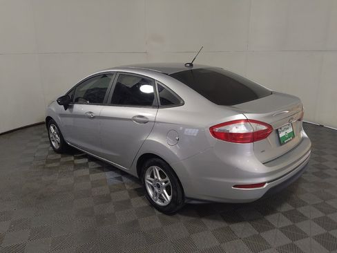 Used 2017 Ford Fiesta SE FWD image 3