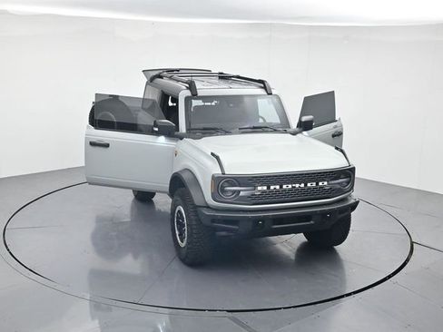 Certified 2023 Ford Bronco Badlands image 48