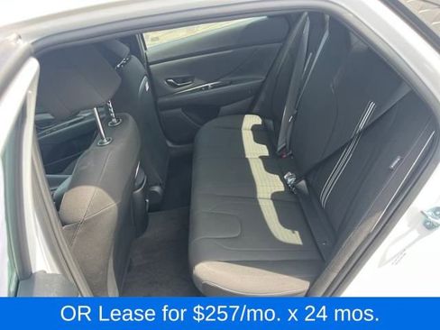 New 2025 Hyundai Elantra SEL image 14
