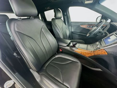 Used 2019 Lincoln Nautilus Reserve AWD/4WD image 45