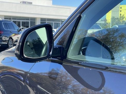 Used 2021 BMW X5 xDrive40i w/ M Sport Package image 29