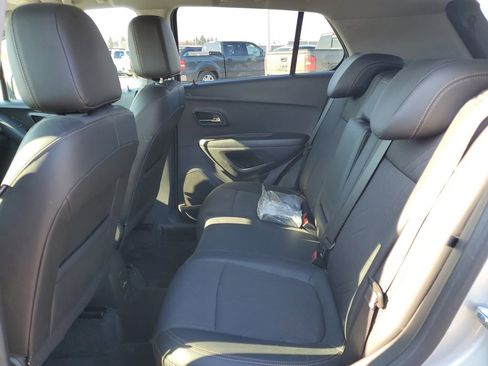 Used 2022 Chevrolet Trax LT w/ LT Convenience Package image 26