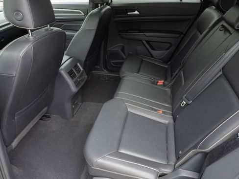 Used 2020 Volkswagen Atlas Cross Sport SEL image 17