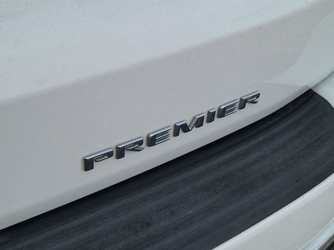 Used 2021 Chevrolet Suburban Premier w/ Premium Package image 13