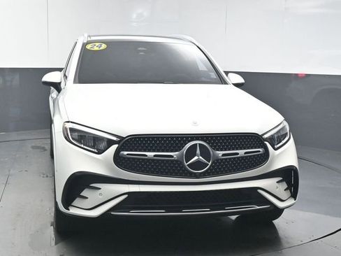 Used 2024 Mercedes-Benz GLC 300 4MATIC image 3