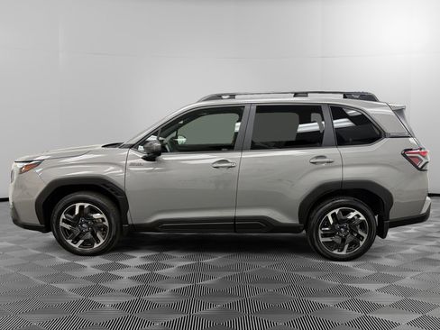 Used 2025 Subaru Forester Premium image 2