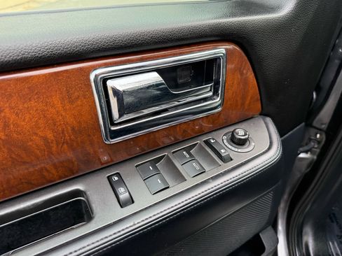 Used 2015 Lincoln Navigator 4WD 4dr image 43