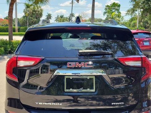 Certified 2022 GMC Terrain SLE w/ Driver Convenience Package AWD/4WD image 13