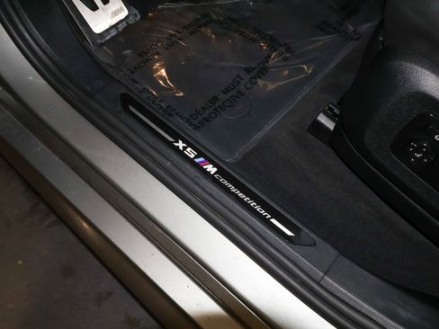 Used 2022 BMW X5 M w/ Competition Package 2 AWD/4WD image 18