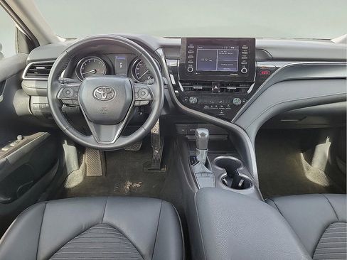 Used 2024 Toyota Camry SE image 10