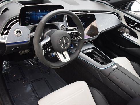 Used 2025 Mercedes-Benz E 53 AMG e 4MATIC Sedan image 19