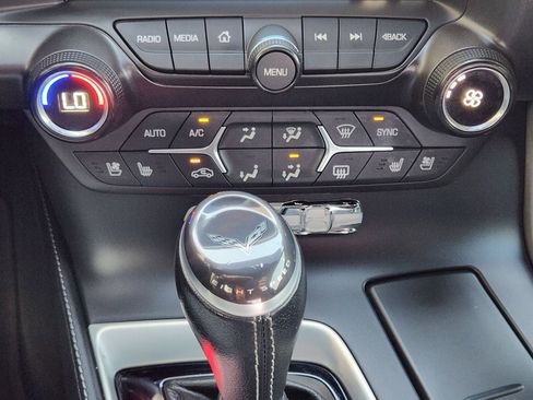 Used 2018 Chevrolet Corvette Grand Sport RWD image 19