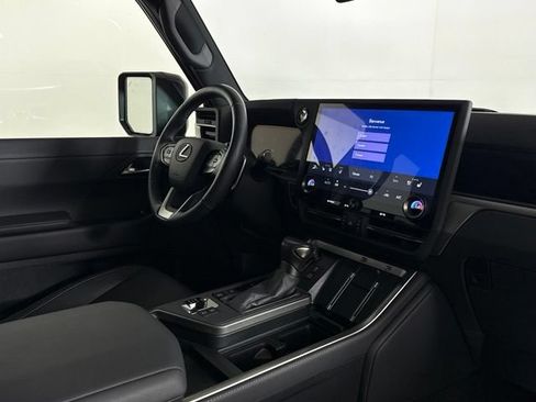Used 2024 Lexus GX 550 AWD/4WD image 17