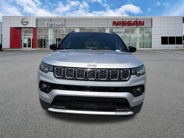 Used 2025 Jeep Compass Limited AWD/4WD image 2