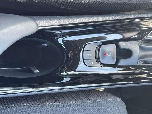 Used 2019 Toyota C-HR XLE FWD image 15