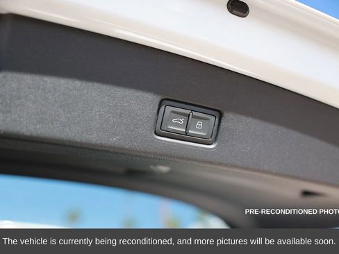 Used 2024 Audi Q4 e-tron Premium Plus w/ Premium Plus image 39