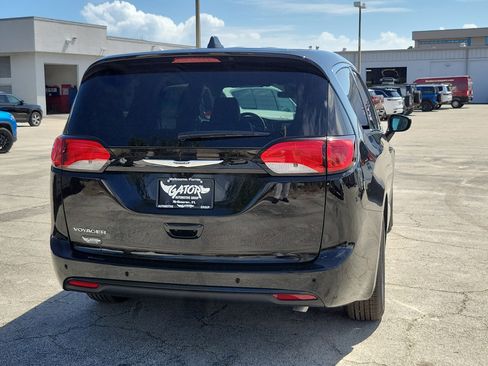 New 2026 Chrysler Voyager LX image 4