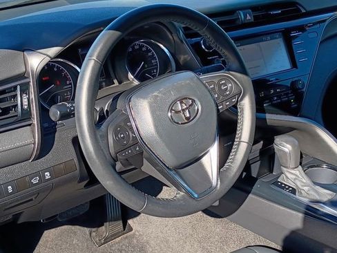 Used 2020 Toyota Camry SE image 7