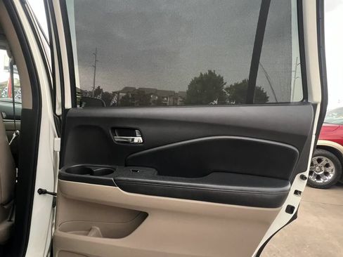 Used 2017 Honda Pilot Elite image 44
