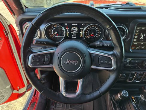 Used 2021 Jeep Wrangler Unlimited Sahara image 23