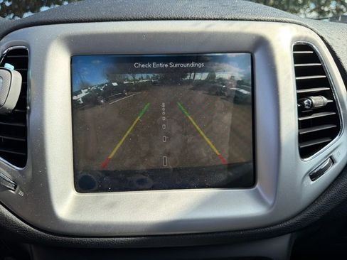 Used 2020 Jeep Compass High Altitude image 23