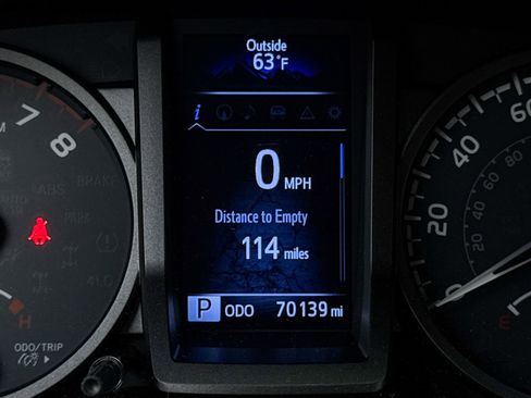 Used 2017 Toyota Tacoma TRD Sport image 22