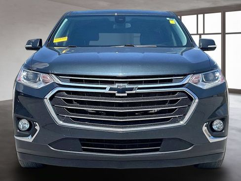 Used 2020 Chevrolet Traverse LT w/ Driver Confidence II Package FWD image 2