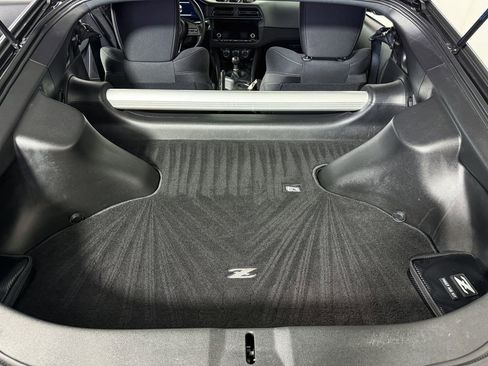Certified 2024 Nissan Z Performance w/ Floor Mat Package RWD image 35