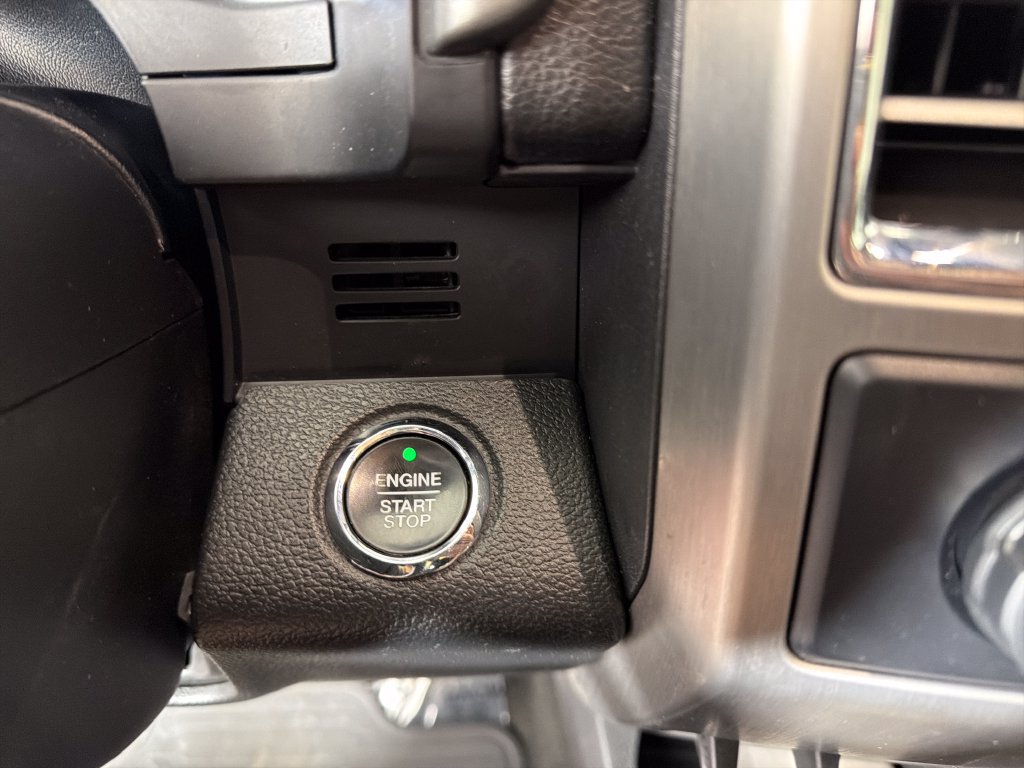 Used 2015 Ford F150 Platinum w/ Equipment Group 701A Luxury AWD/4WD image 14