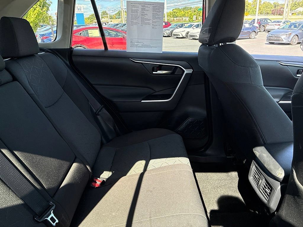 Certified 2025 Toyota RAV4 XLE AWD/4WD image 24