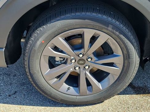 New 2026 Ford Explorer Active w/ Active Comfort Package image 5