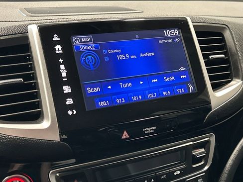 Used 2018 Honda Pilot Touring image 23