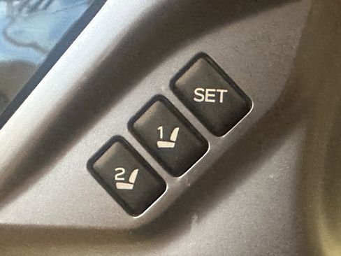 Used 2023 Subaru Outback Limited image 38