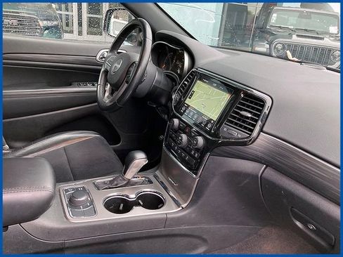 Certified 2022 Jeep Grand Cherokee Laredo X AWD/4WD image 8