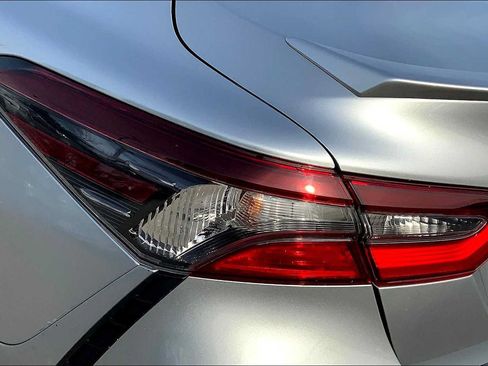 Used 2022 Toyota Camry SE FWD image 28