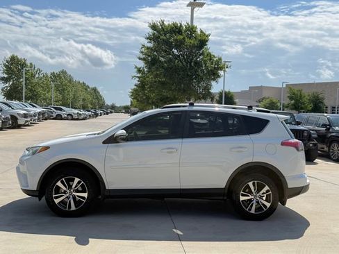 Used 2018 Toyota RAV4 XLE w/ Plus Extra Value Package FWD image 7