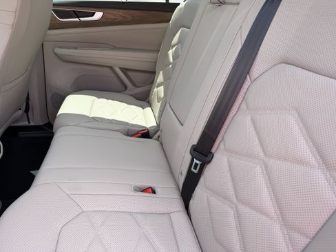 New 2026 Volkswagen Atlas SE FWD image 17