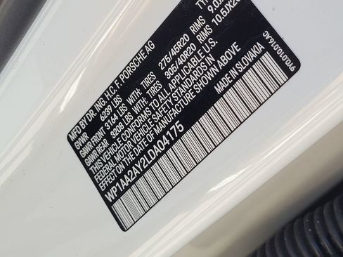 Used 2020 Porsche Cayenne image 34