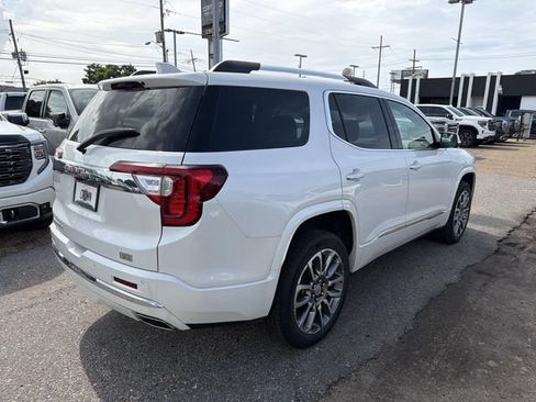 Used 2023 GMC Acadia Denali w/ Denali Ultimate Package FWD image 6