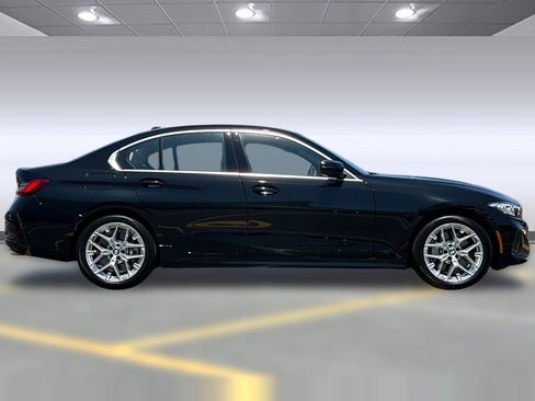 Used 2025 BMW 330i 330i w/ Premium Package image 7